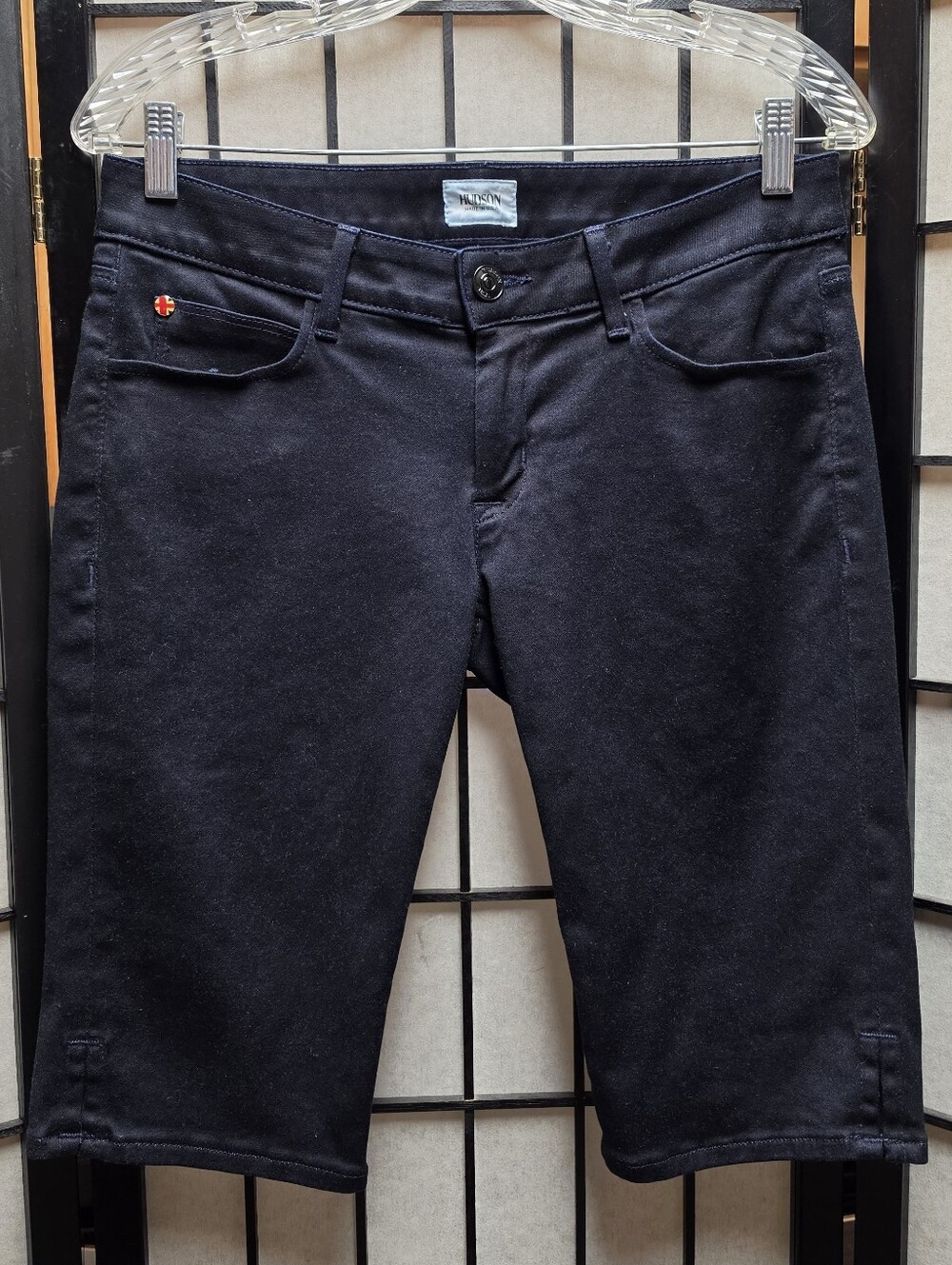 👖 Hudson Dark Navy Capris Size 29